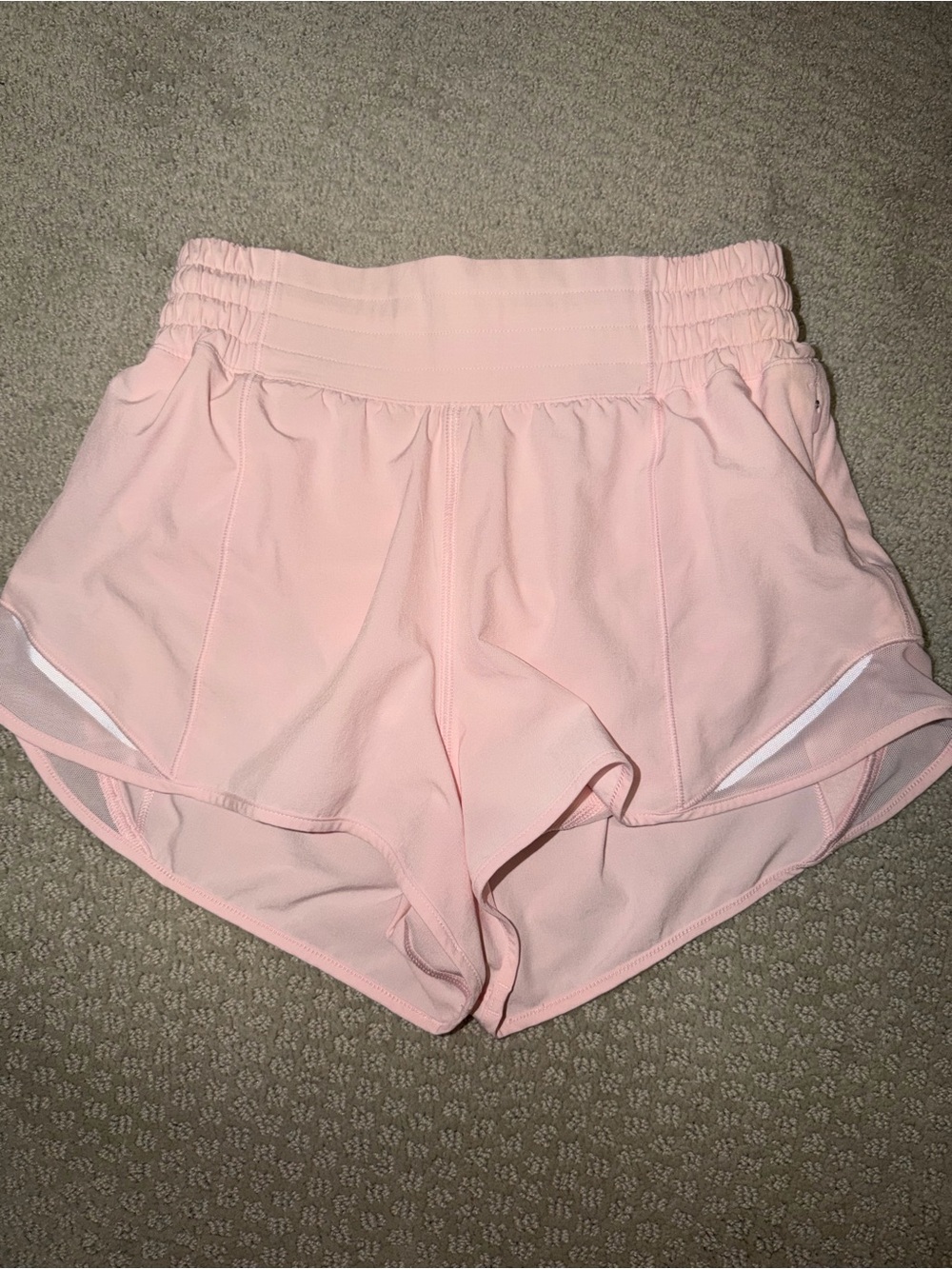 Lululemon Hottie Hot 2.5 inch Women’s Pink Athletic Shorts